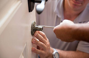 Locksmith Virginia Water Surrey (GU25)